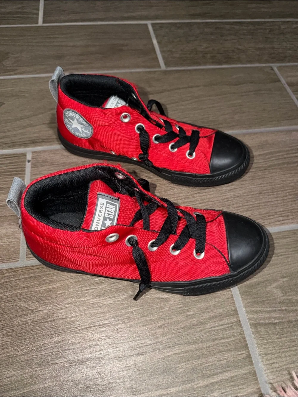 Converse bright red